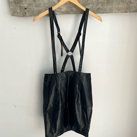 Vegan leather jumper - Picture 1 of 5